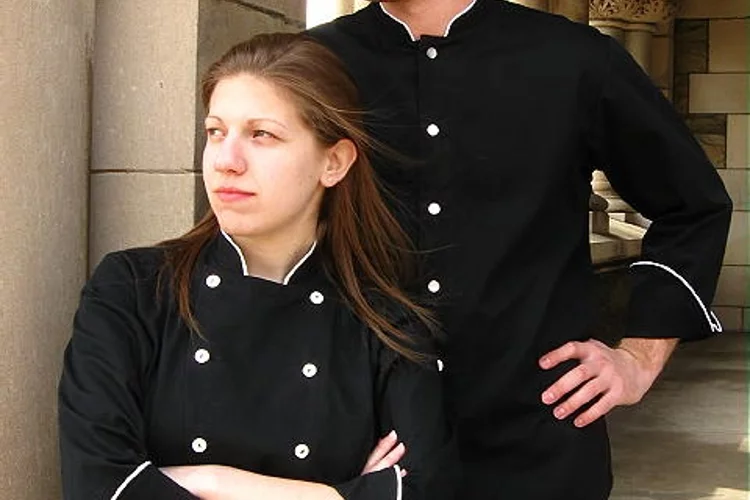 Best Chef Coats: Reviews, Buying Guide, and FAQs
