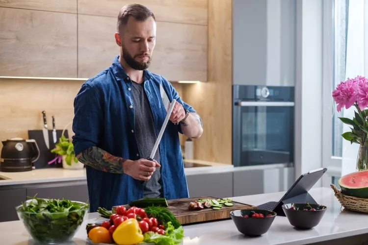 How to Sharpen a Kitchen Knife