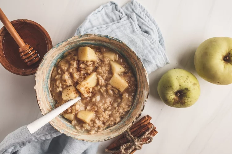 Apple Cinnamon Oatmeal: